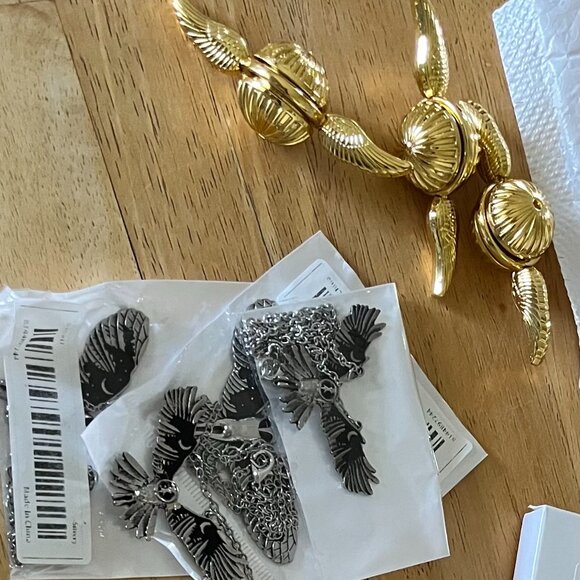 Harry Potter Inspired Theme #2 - 4 Owl necklace & 3 Golden Snitch Spinner - Picture 1 of 4